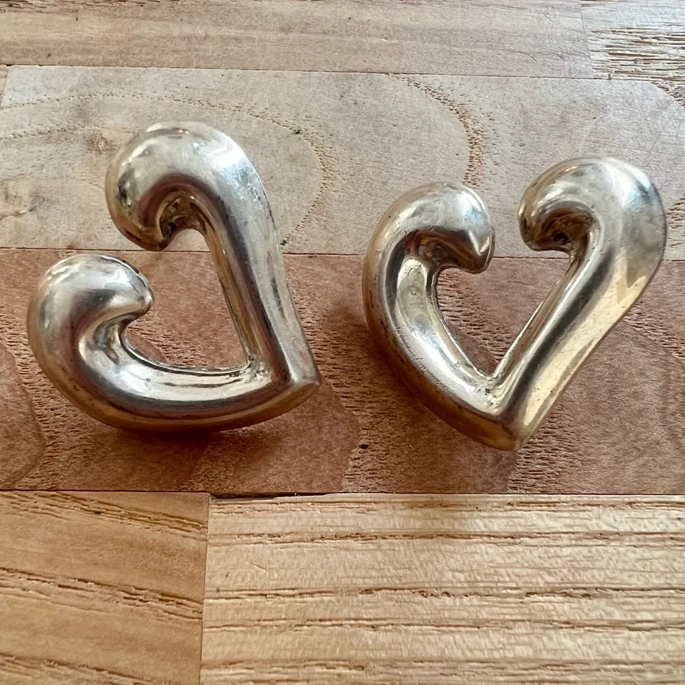 Vintage silver heart earrings posts